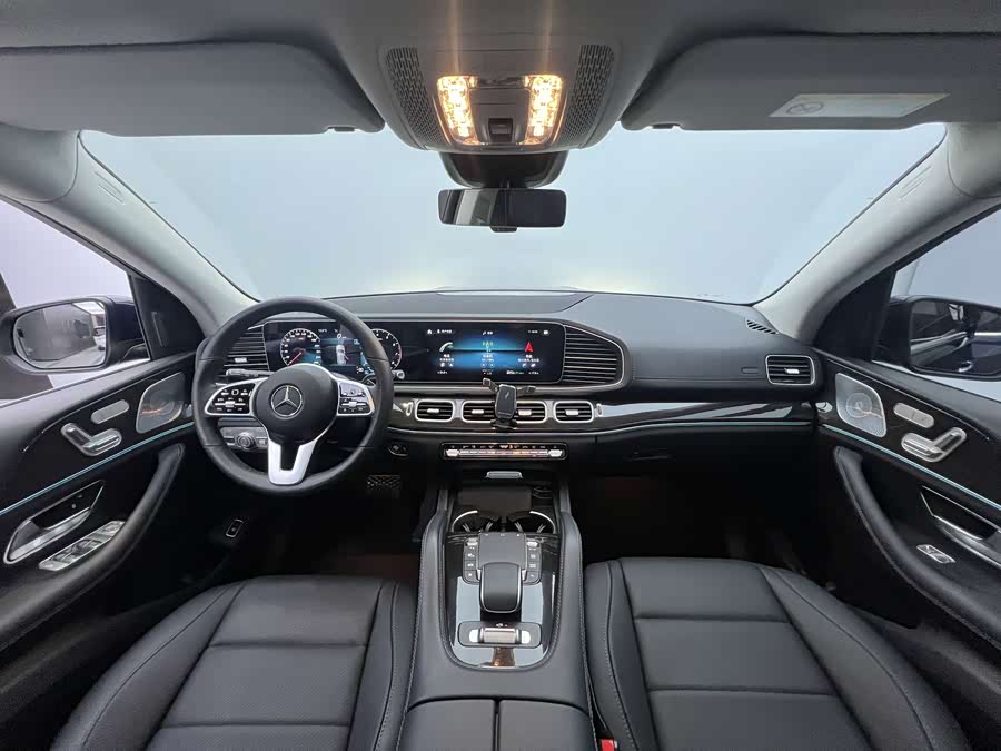 Mercedes-Benz GLE Class 2021 car image #16