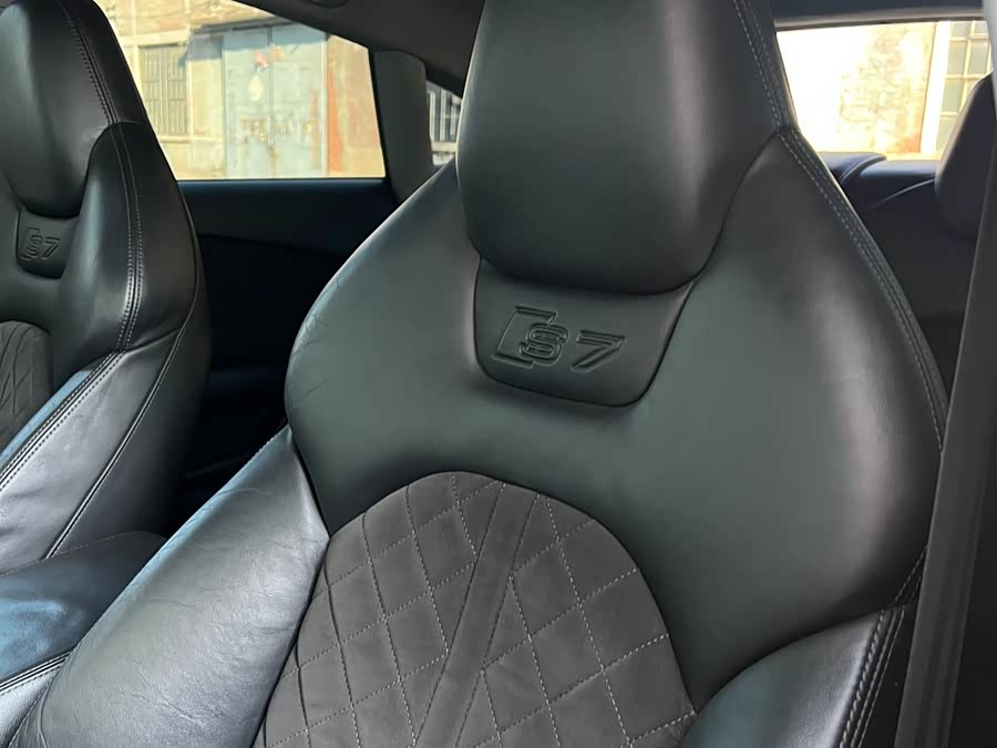 Audi S7 2013 car image #16