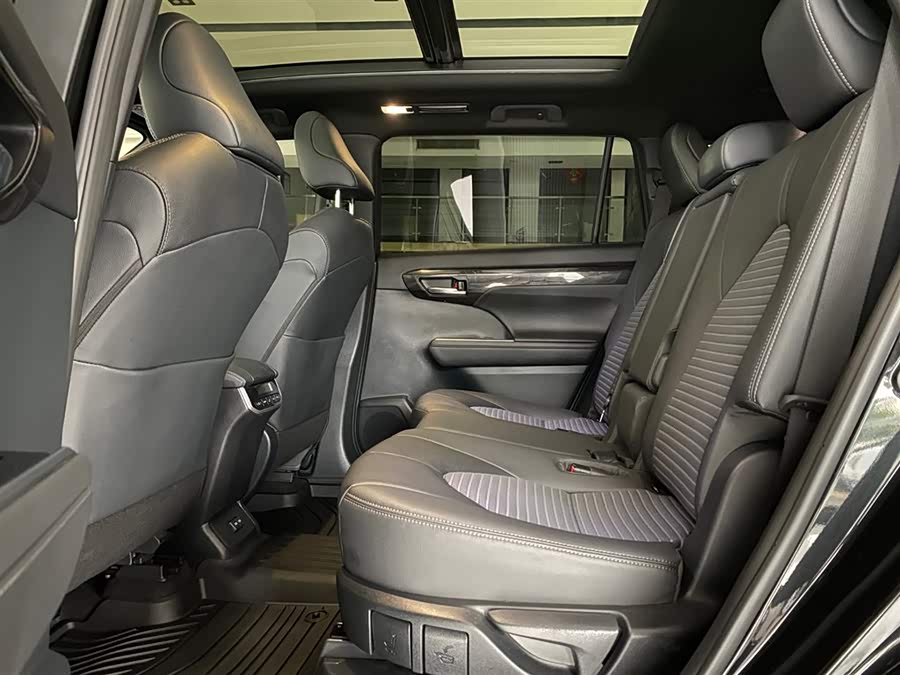 Toyota Crown Kluger 2022 #16 Toyota Crown Kluger 2022 car image #16