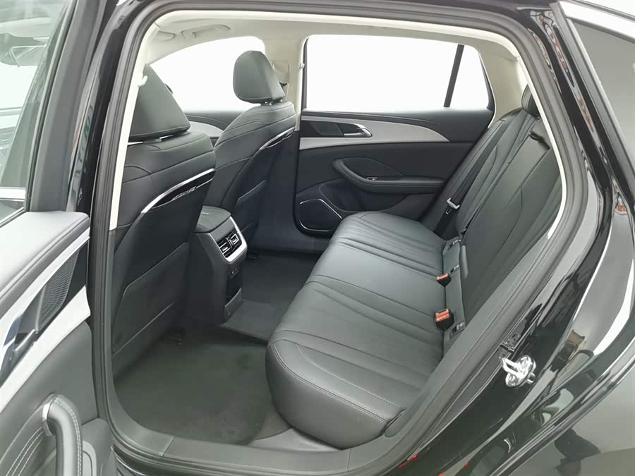 HongQi H5 PHEV 2025 car image #16