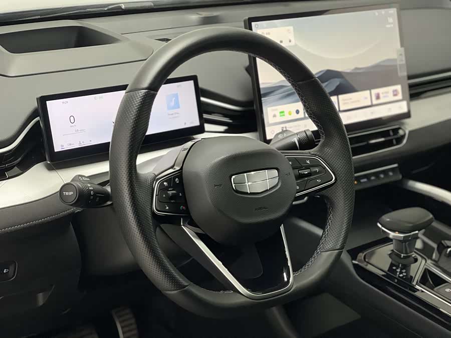 GEELY Monjaro MHEV 2024 car image #16