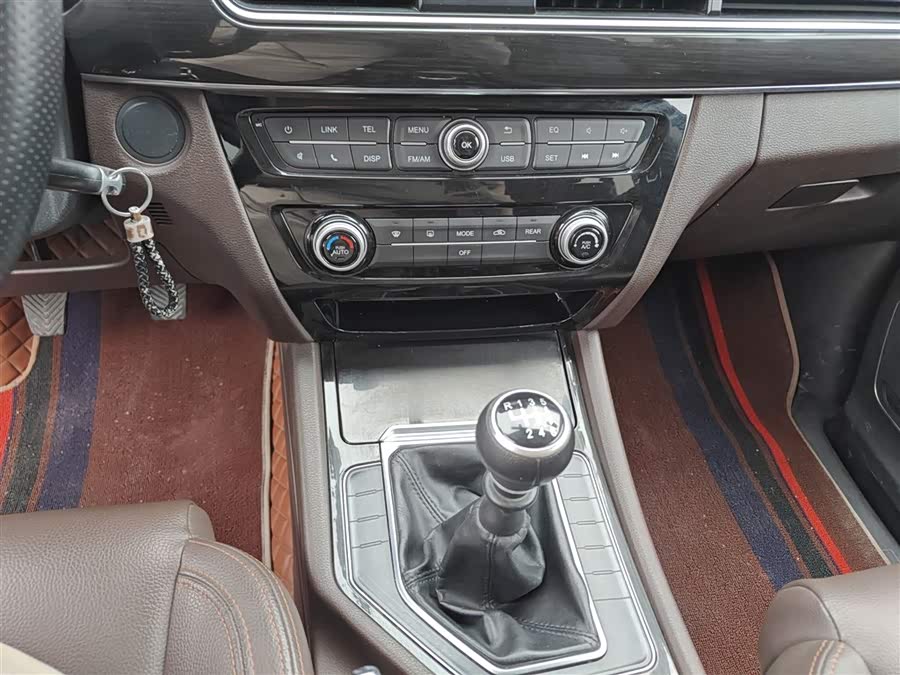 Forthing M6 2019 #16 Forthing M6 2019 immagine di auto #16