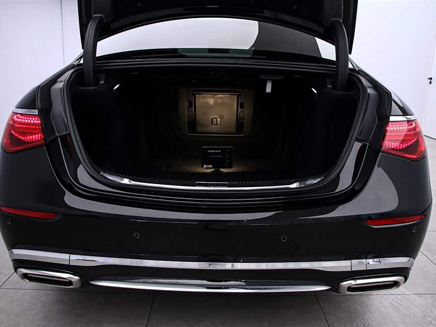 Mercedes-Benz Maybach S Class 2024 car image #16