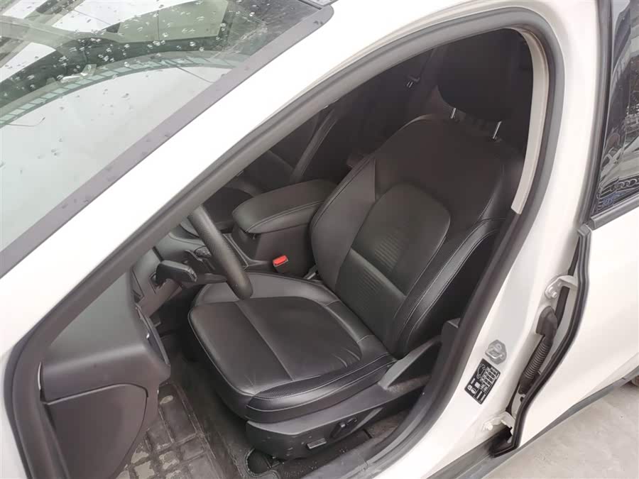 Ford Focus Active 2019 car image #16