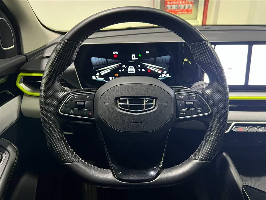 GEELY Coolray 2022 #16 GEELY Coolray 2022 car image #16