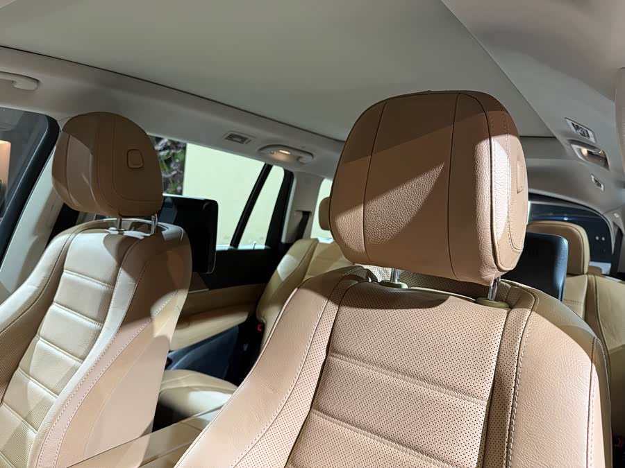 Mercedes-Benz GLS Class 2023 #16 Mercedes-Benz GLS Class 2023 car image #16