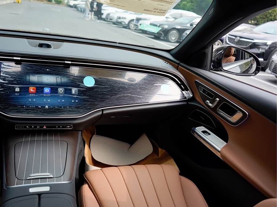 Mercedes-Benz E Class New Energy 2025 car image #16