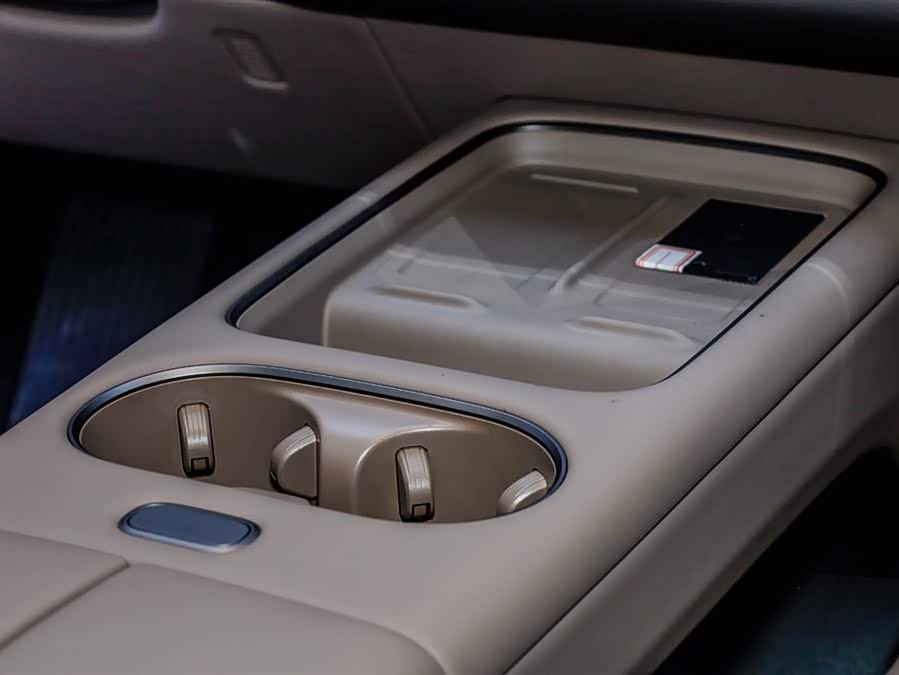 Li i6 2025 صورة سيارة #16