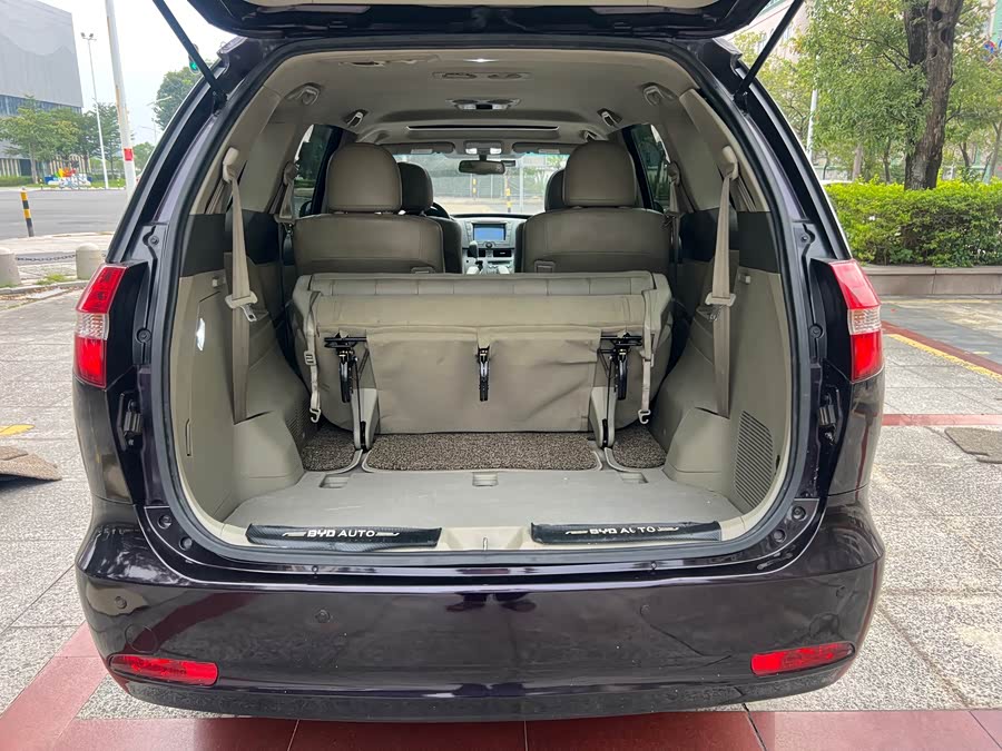 BYD M6 2015 car image #16