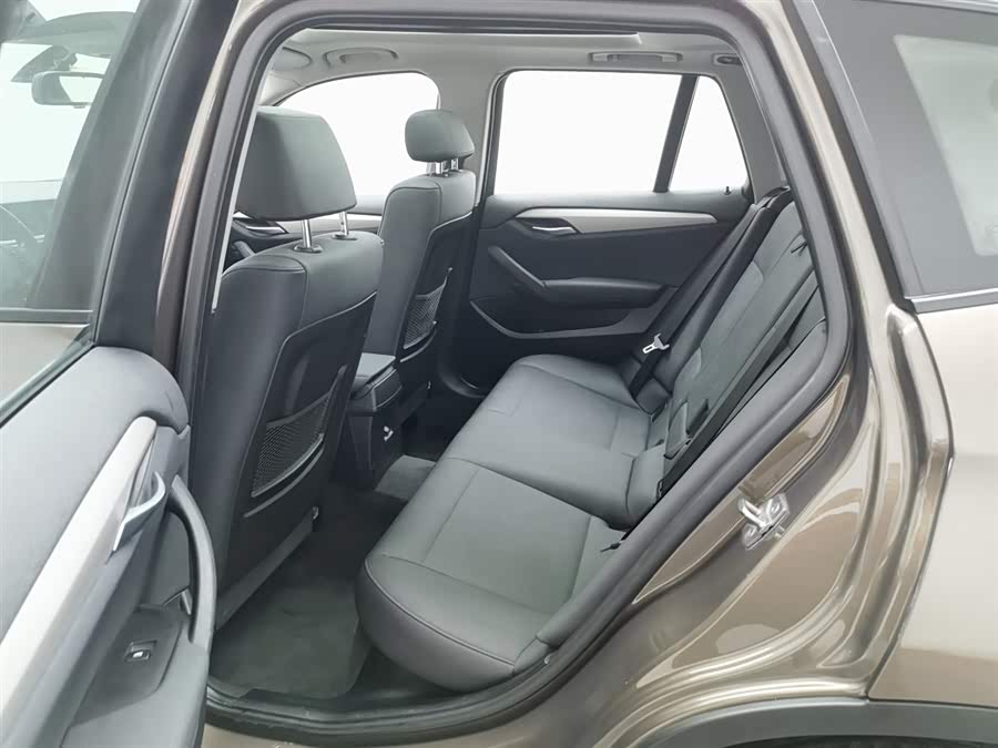 BMW X1 (Imported) 2013 car image #16