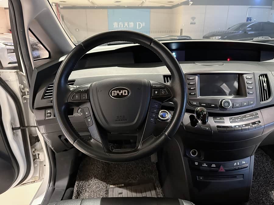 BYD e6 2017 #16 BYD e6 2017 car image #16