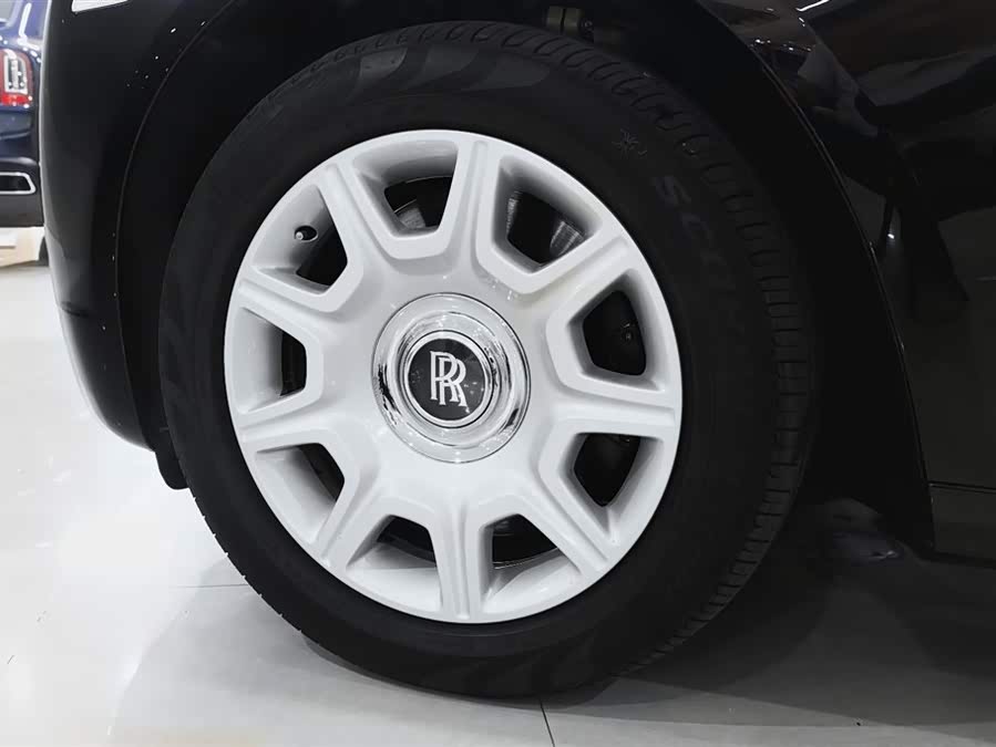 劳斯莱斯 古思特 2010 汽车图片 #16