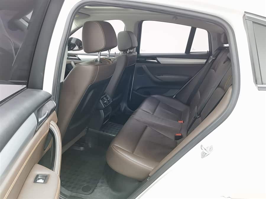 BMW X4 2017 car image #16