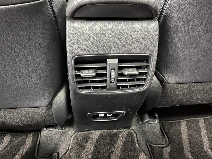 Toyota Corolla Cross 2022 immagine di auto #16