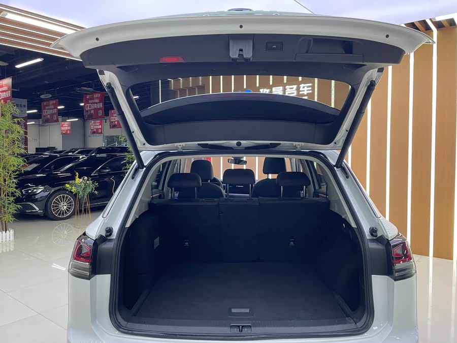 Volkswagen Tayron GTE 2023 #16 Volkswagen Tayron GTE 2023 car image #16