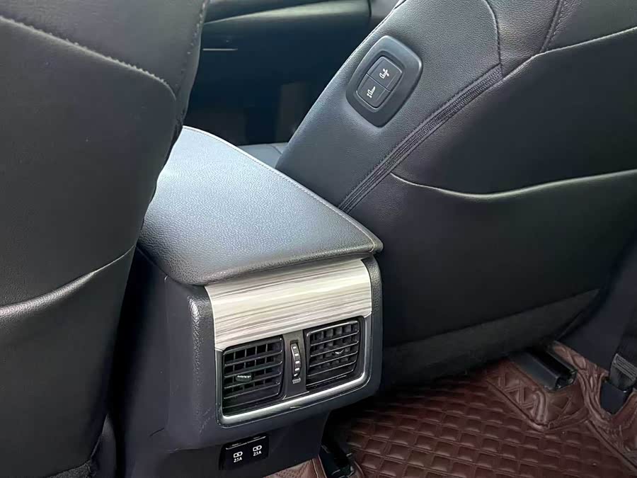 Toyota Camry 2018 car image #16