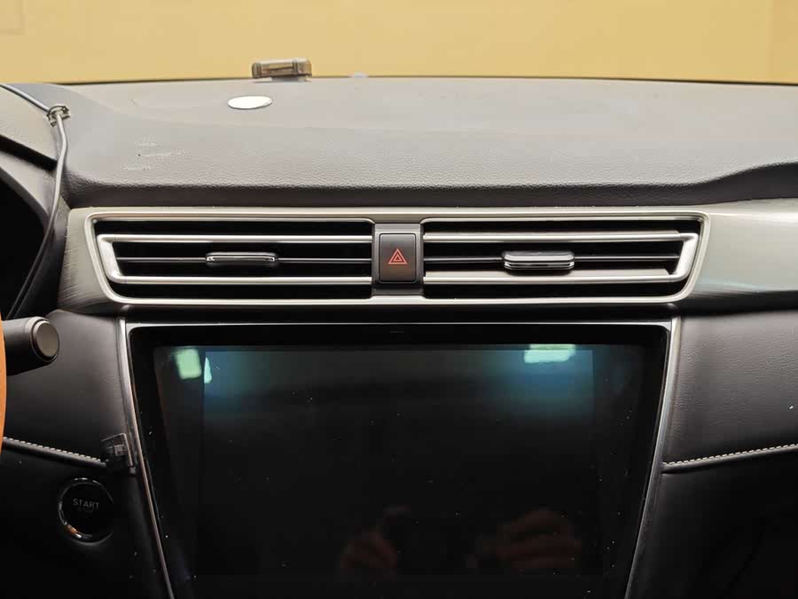 Roewe i5 2020 car image #16