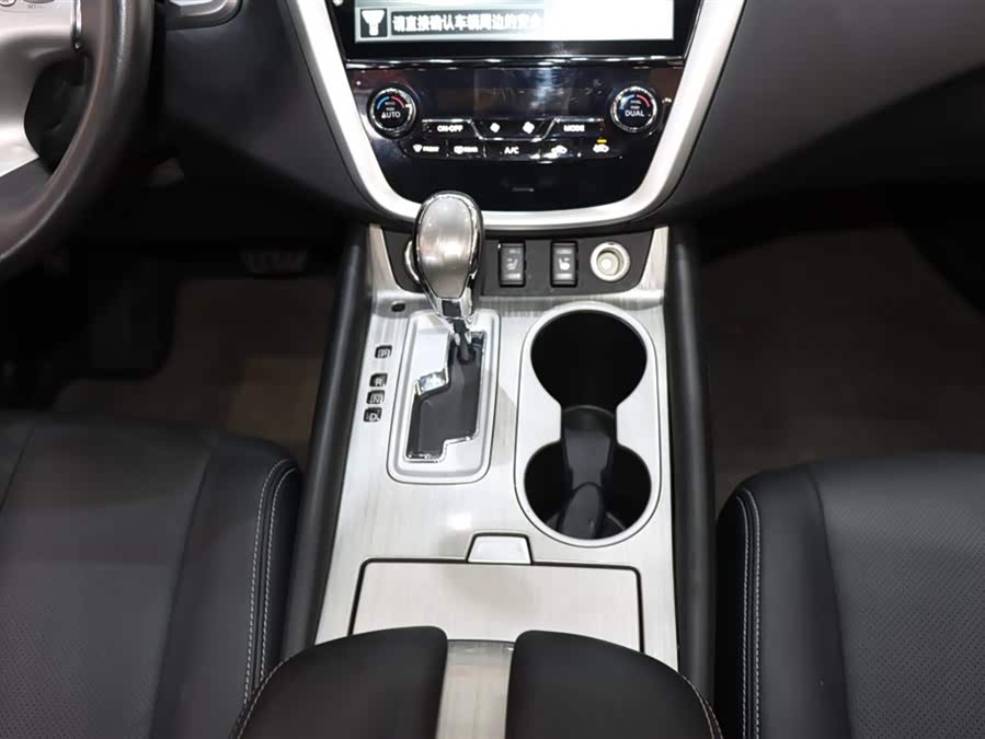 Nissan Murano 2021 image de voiture #16