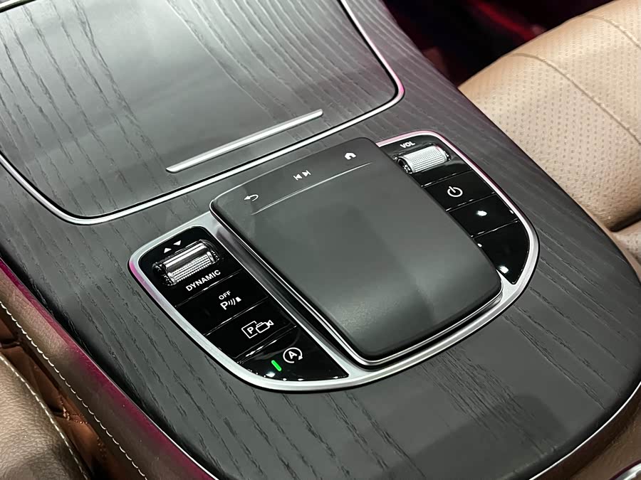 Mercedes-Benz E Class 2022 car image #16