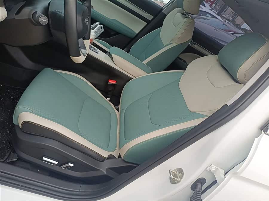 GEELY Emgrand L HiP 2023 immagine di auto #16