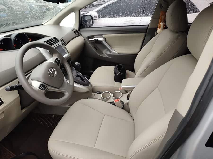 Toyota Reiz 2017 immagine di auto #16