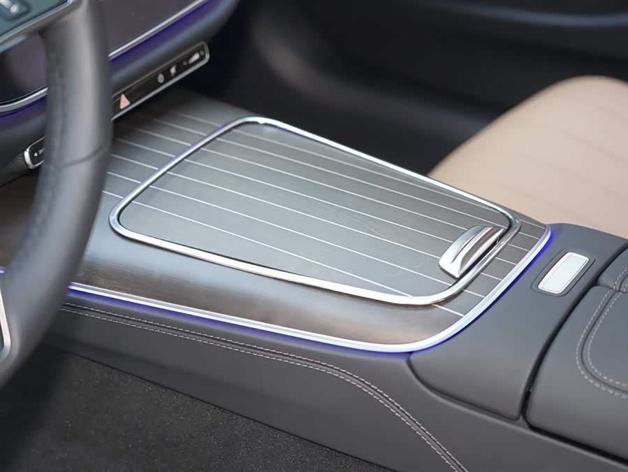 Mercedes-Benz E Class New Energy 2025 car image #16