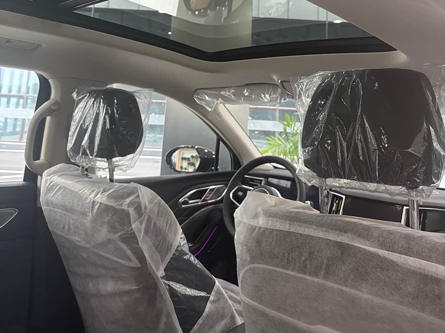 HongQi HS7 PHEV 2025 car image #16