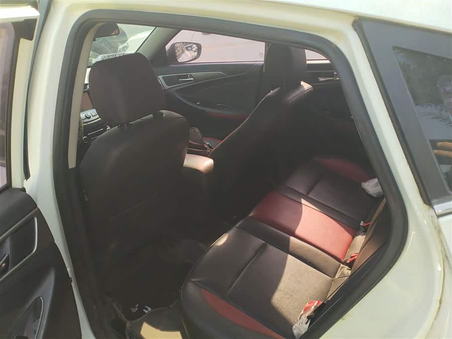 Changan Eado XT 2017 изображение автомобиля #16