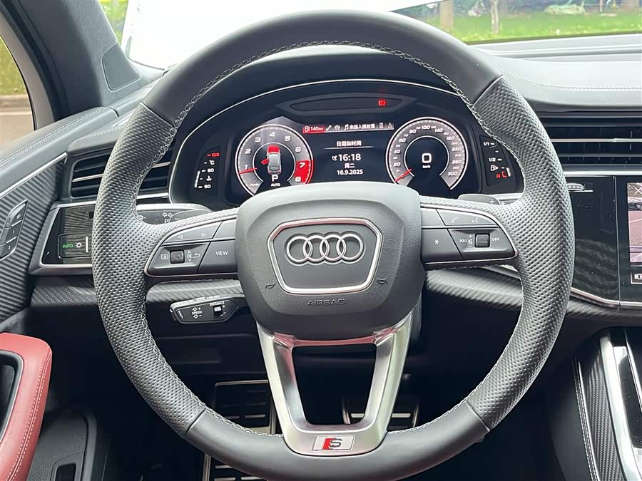Audi SQ7 2024 immagine di auto #16