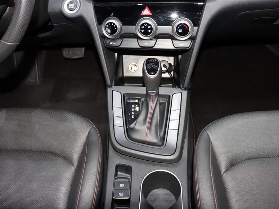 Hyundai Elantra AD 2019 car image #16