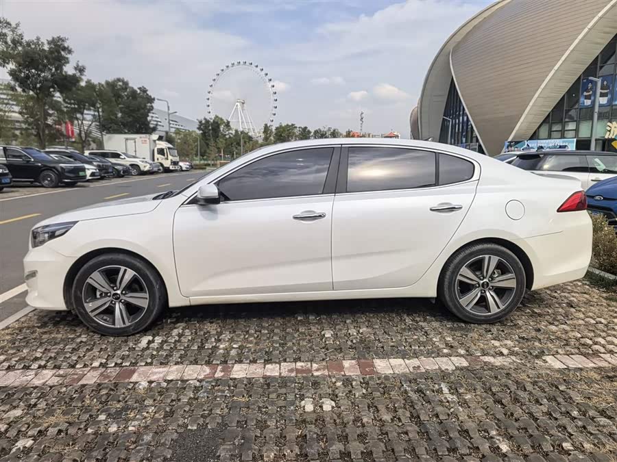 Kia K5 2019 imagen de coche #16