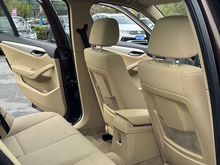 BMW X1 (Imported) 2012 car image #16