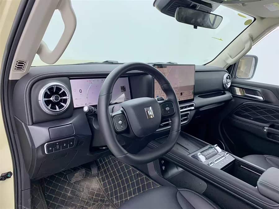 Tank 300 New Energy 2025 car image #16