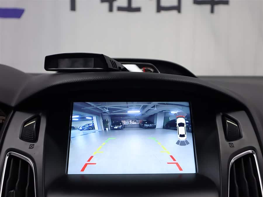 Ford Focus (Imported) 2017 #16 Ford Focus (Imported) 2017 صورة سيارة #16