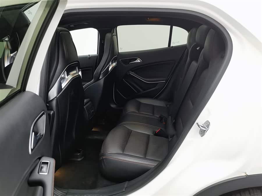 Mercedes-Benz GLA AMG 2018 car image #16