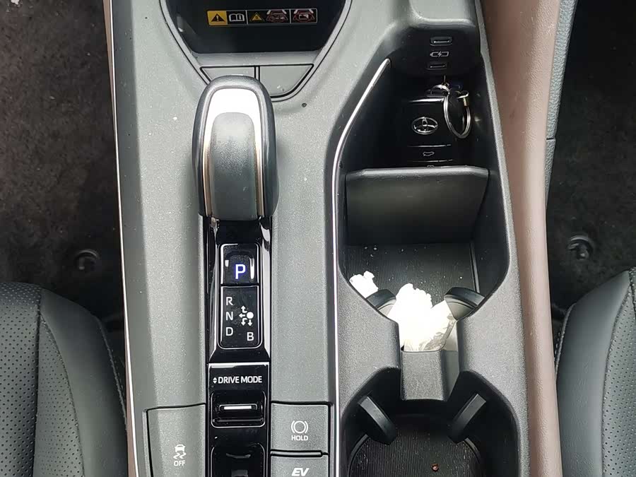 Toyota CrownSportCross 2023 صورة سيارة #16