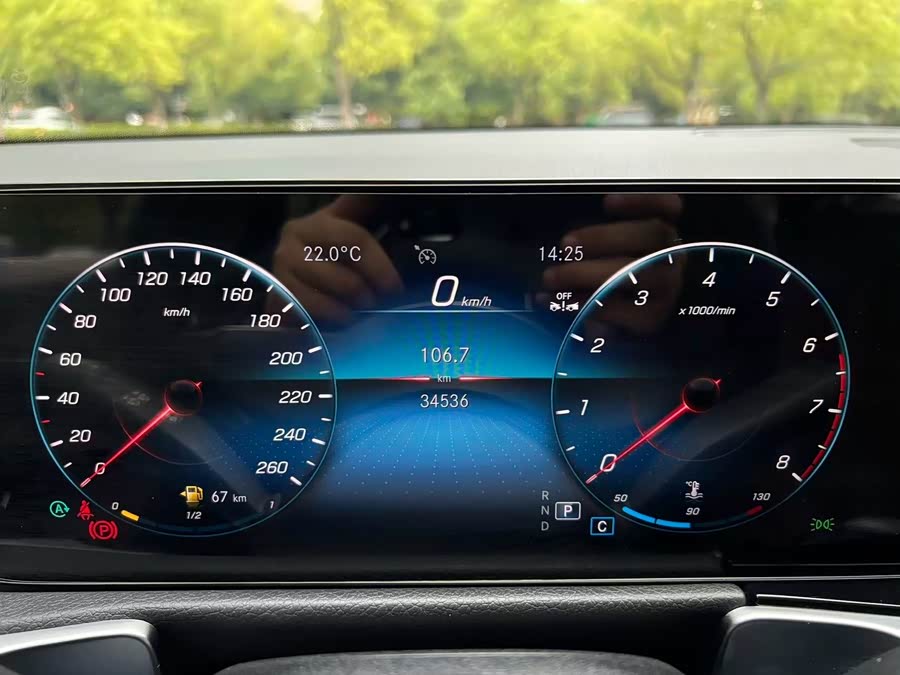 Mercedes-Benz GLB Class 2022 car image #16