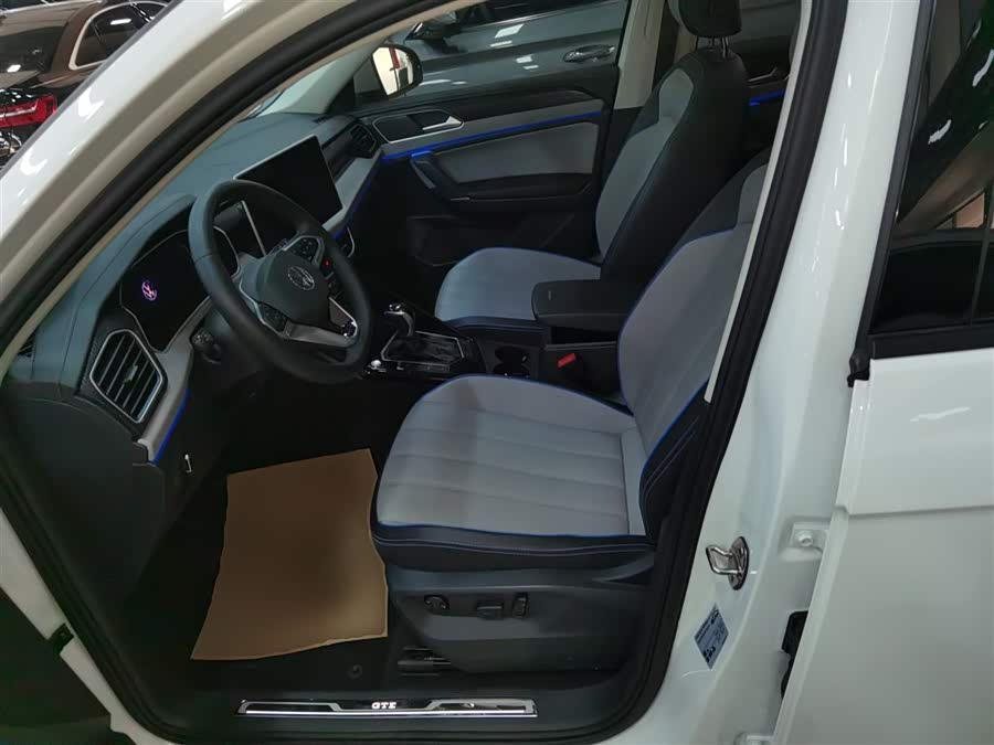 Volkswagen Tayron GTE 2023 #16 Volkswagen Tayron GTE 2023 car image #16