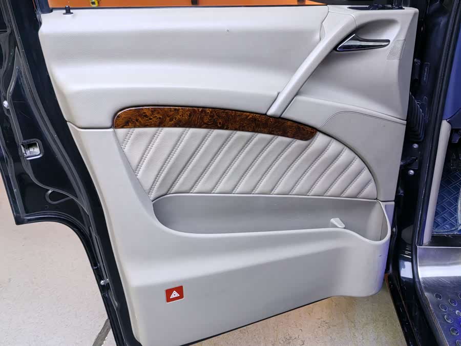 Mercedes-Benz Viano 2012 imagen de coche #16