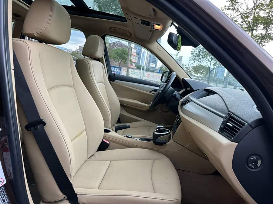 BMW X1 (Imported) 2012 car image #16