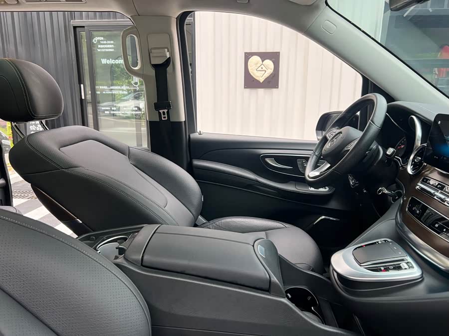 Mercedes-Benz V Class 2022 #16 Mercedes-Benz V Class 2022 car image #16