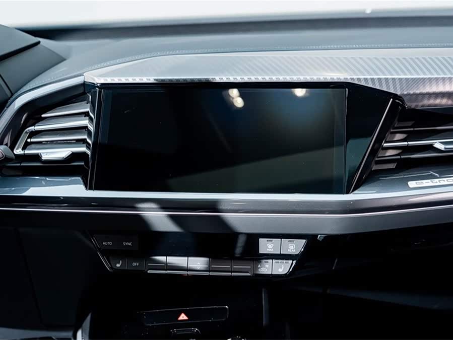 Audi Q4 e-tron 2023 immagine di auto #16