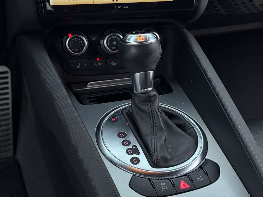 Audi TT 2015 car image #16