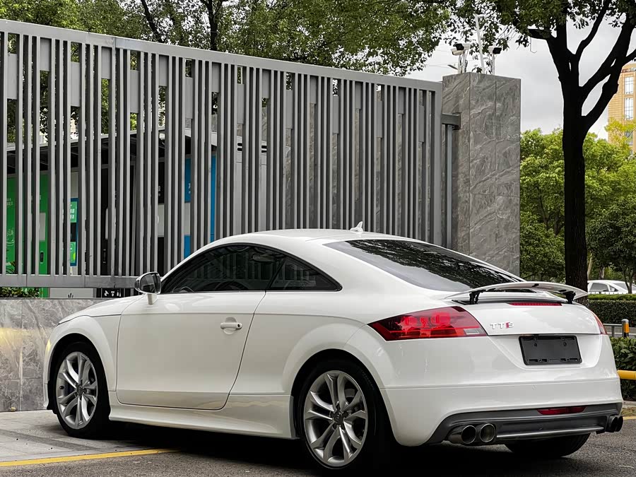 Audi TTS 2014 car image #16