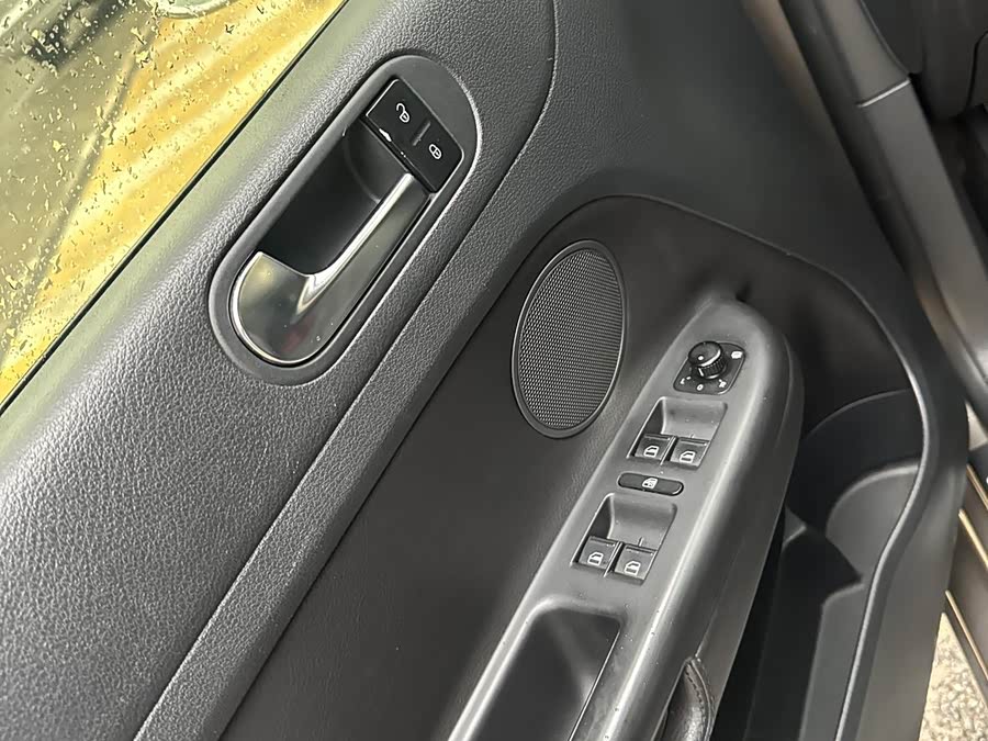 Volkswagen Golf (Imported) 2013 изображение автомобиля #16