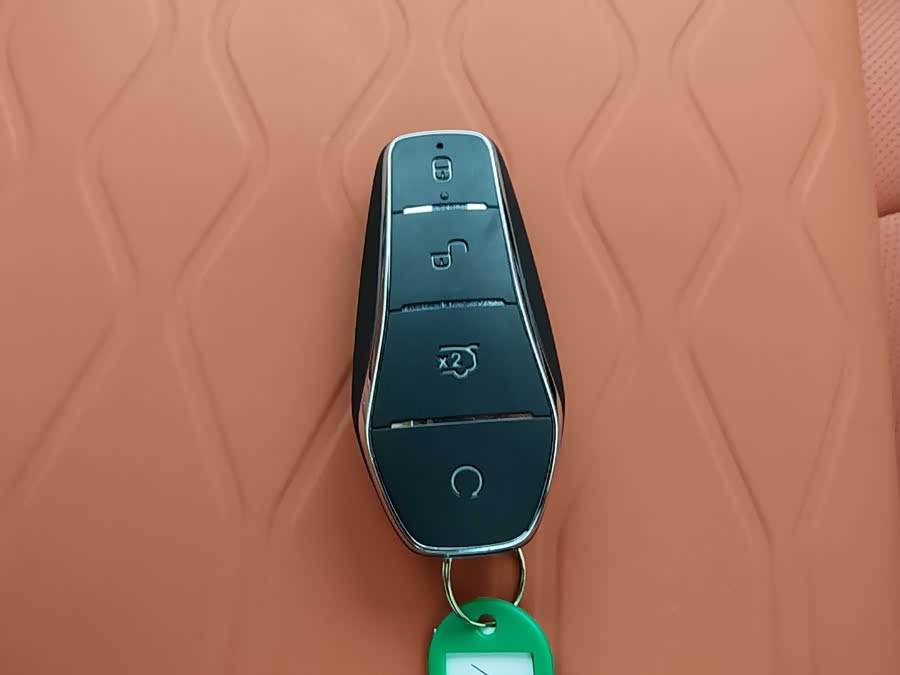 BYD Tang L 2025 صورة سيارة #16