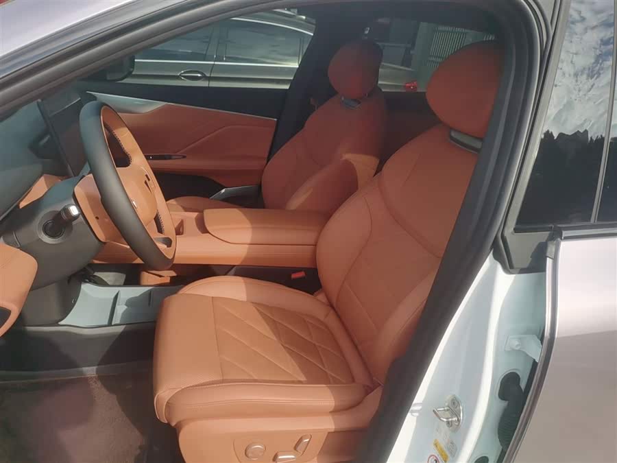 Deepal S05 2024 car image #16