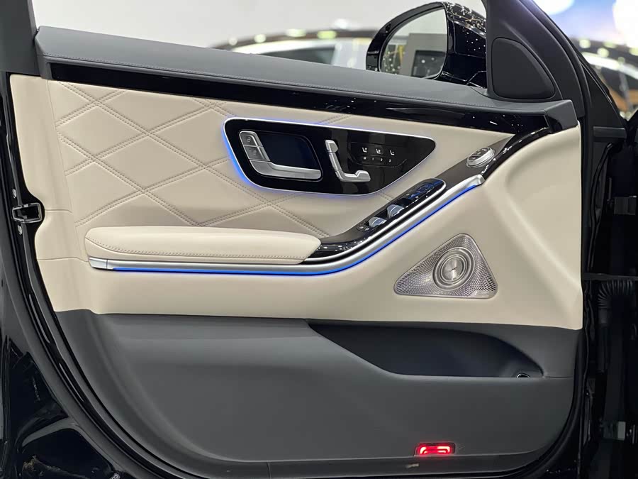 Mercedes-Benz Maybach S Class 2025 car image #16