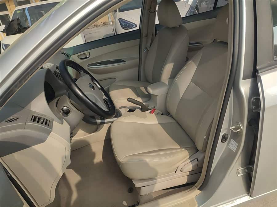 BYD L3 2014 car image #16