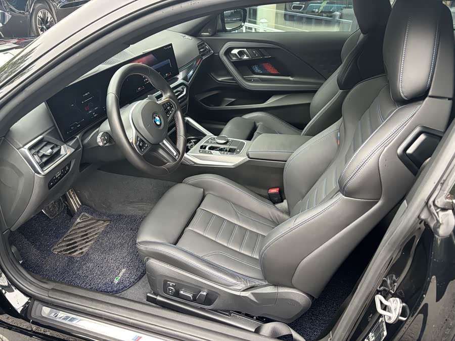 BMW M240i 2024 immagine di auto #16